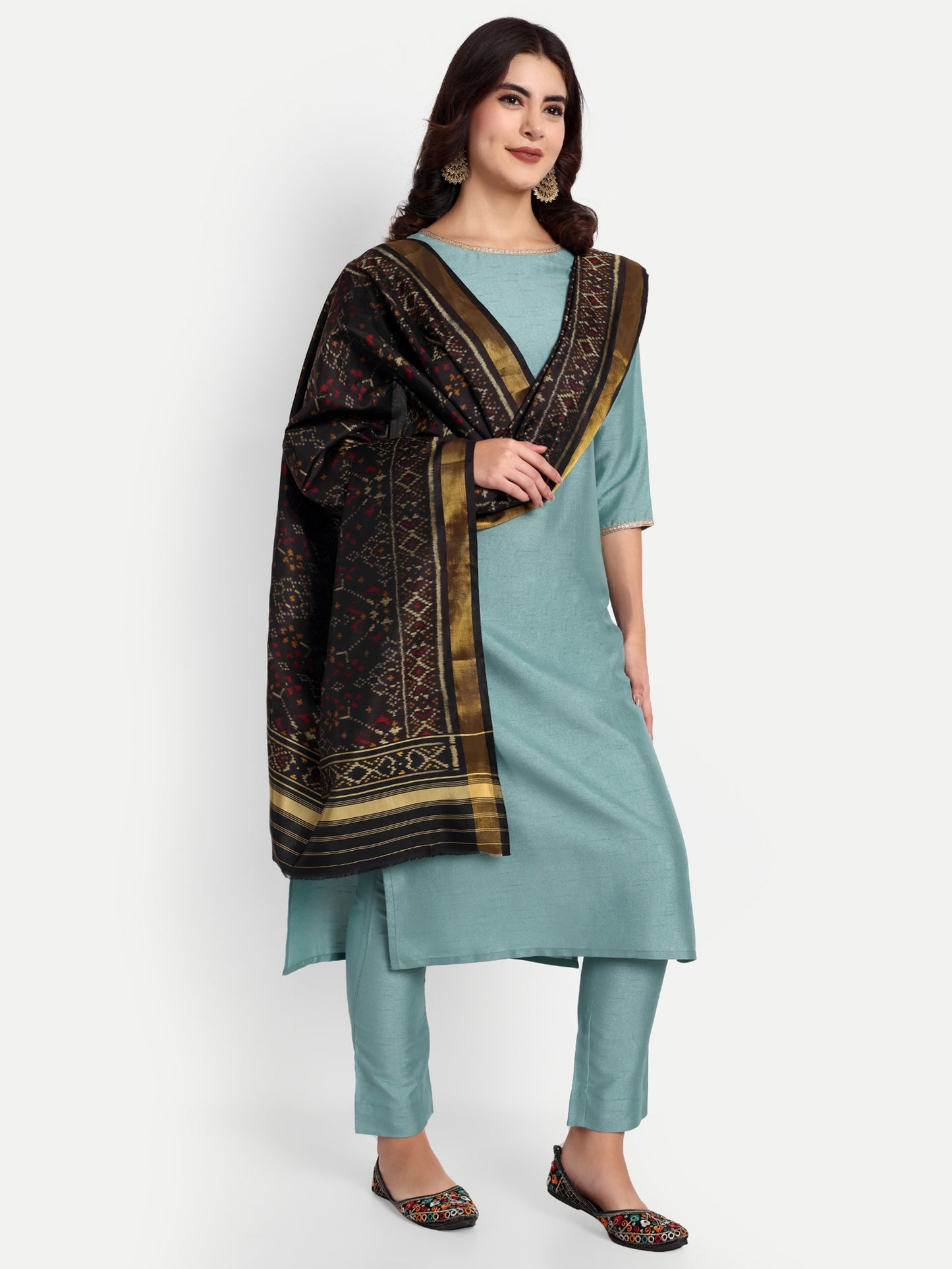 Handwoven Black Patan Patola Silk Dupatta | Single Ikat Floral Jaal Design