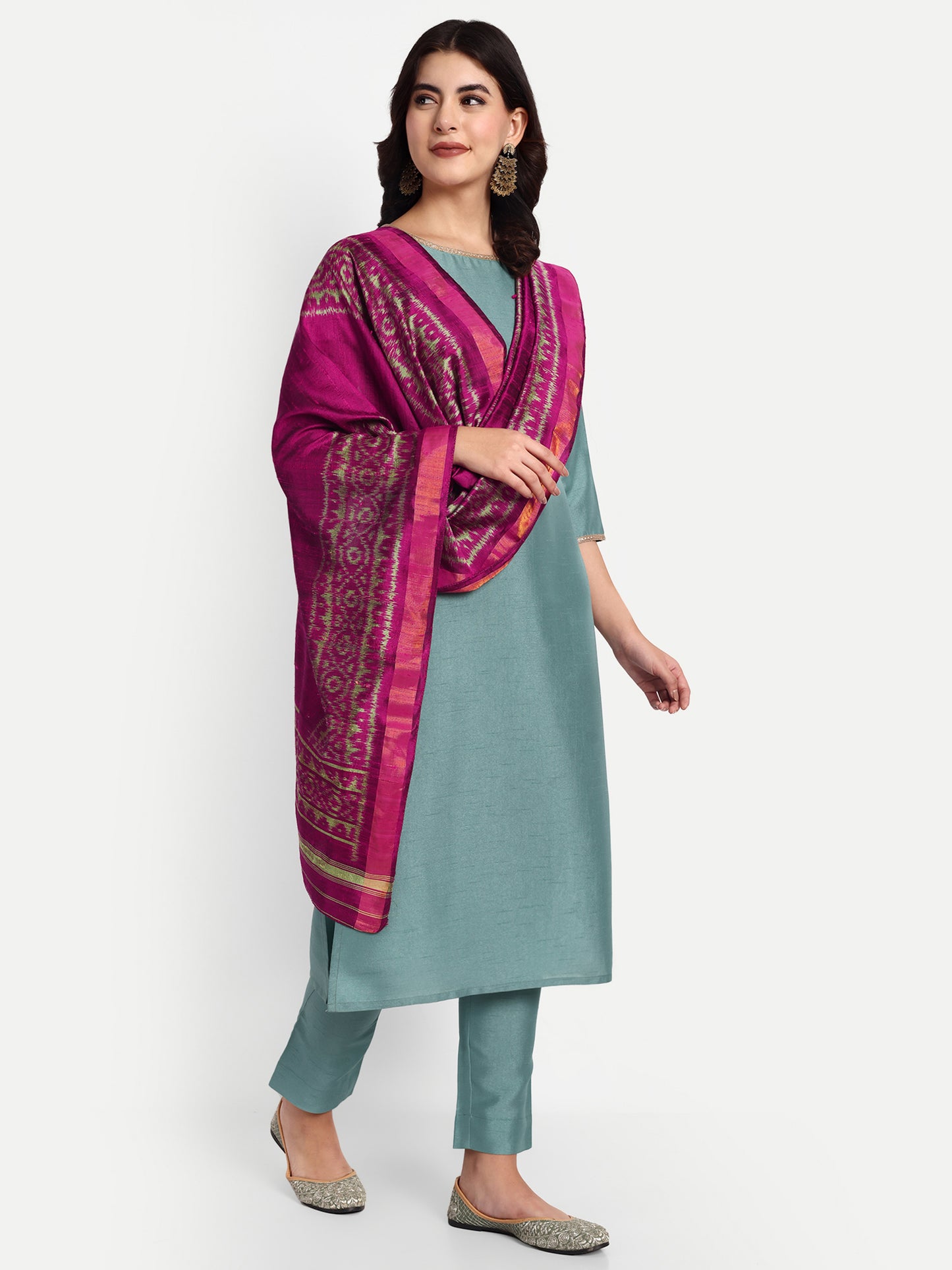 Handwoven Magenta Patan Patola Silk Stole | Single Ikat Geometric Design