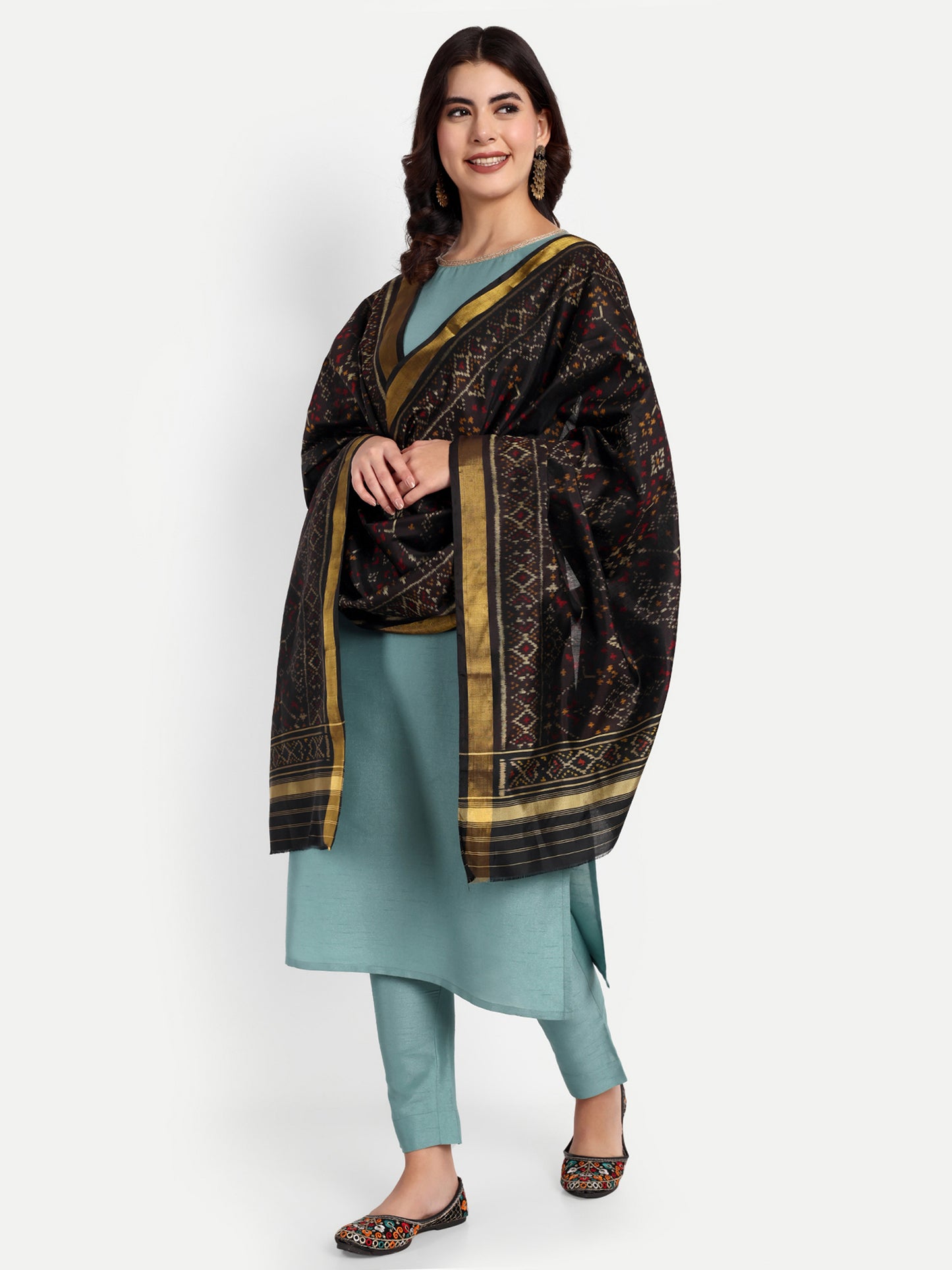 Handwoven Black Patan Patola Silk Dupatta | Single Ikat Floral Jaal Design