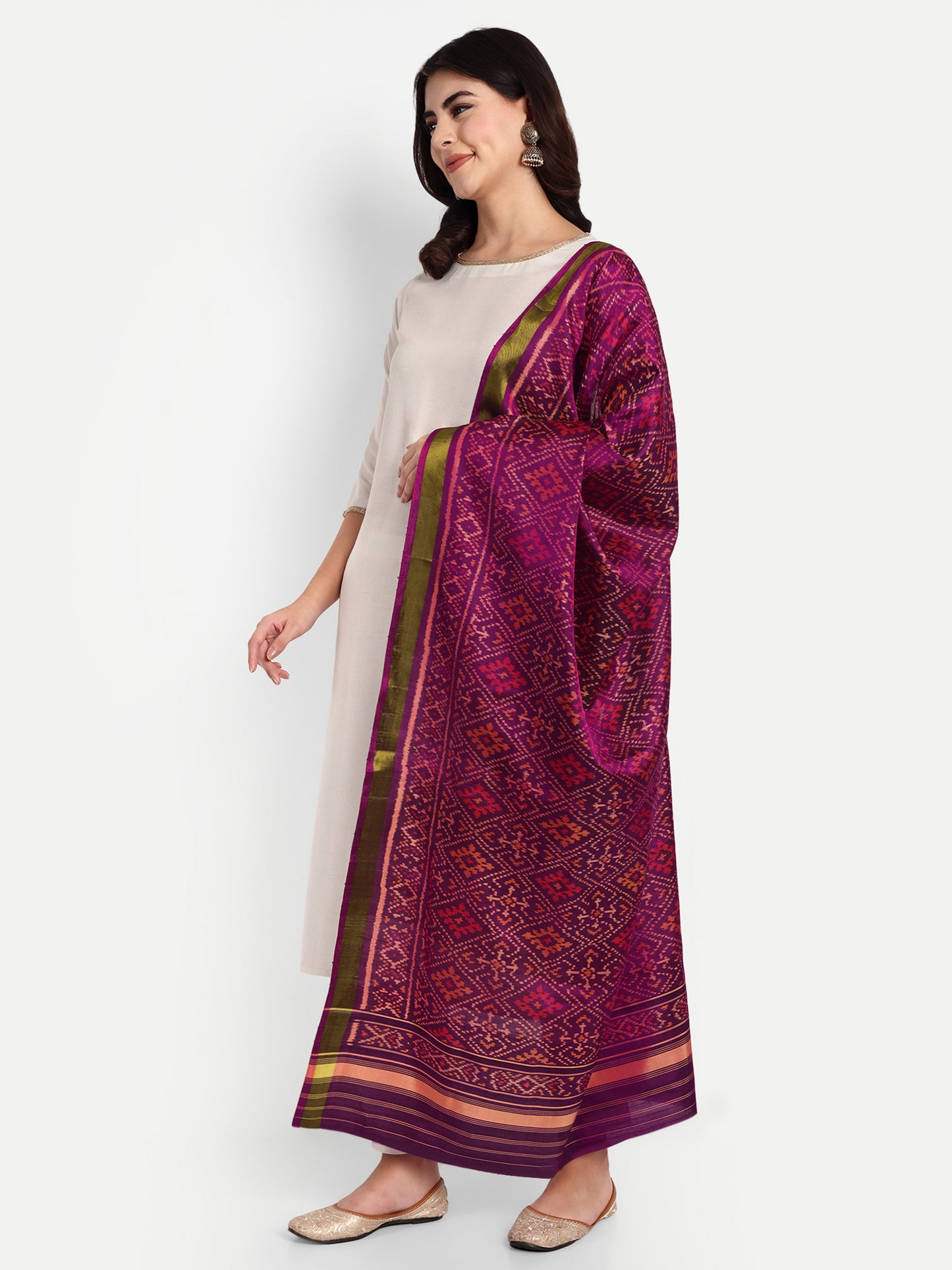 Handwoven Purple Patan Patola Silk Dupatta | Single Ikat Geometric Diamond Pattern