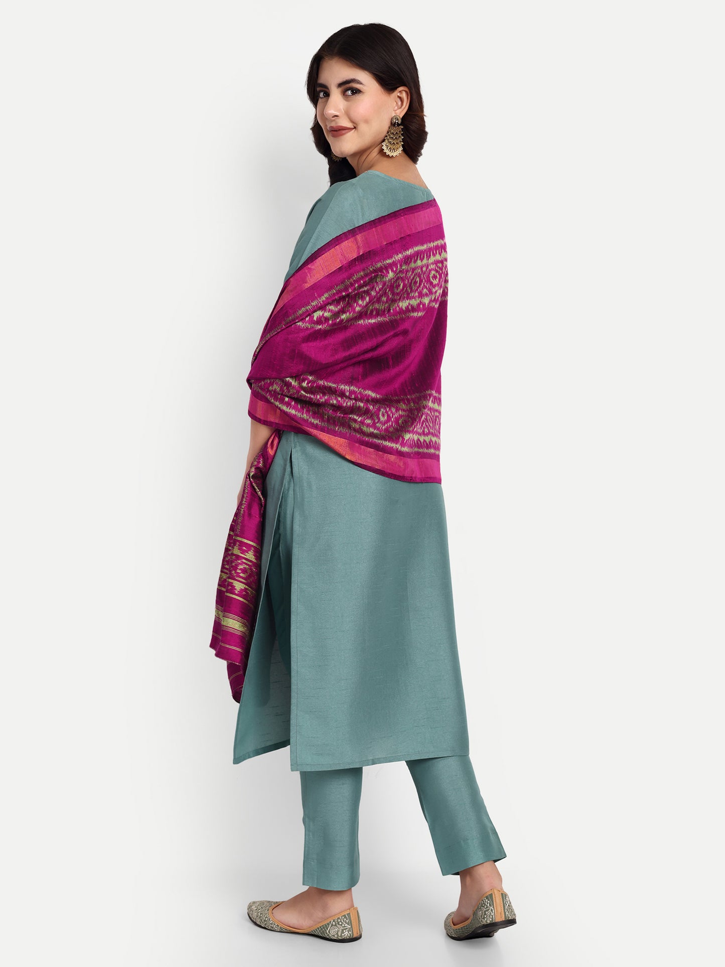 Handwoven Magenta Patan Patola Silk Stole | Single Ikat Geometric Design