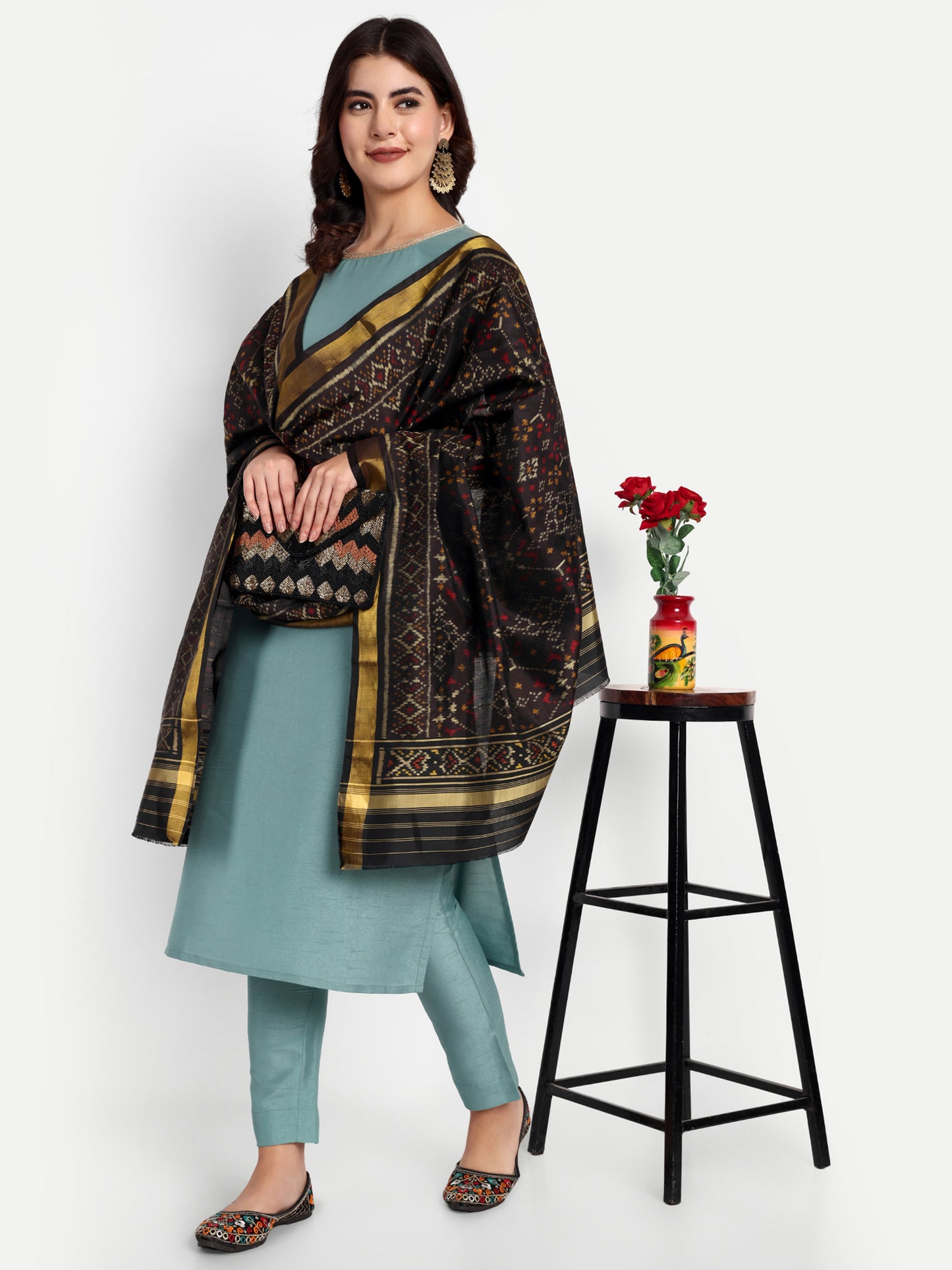 Handwoven Black Patan Patola Silk Dupatta | Single Ikat Floral Jaal Design