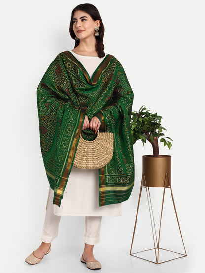 Regal Dark Green Patan Patola Silk Dupatta | Single Ikat with Diamond Motif
